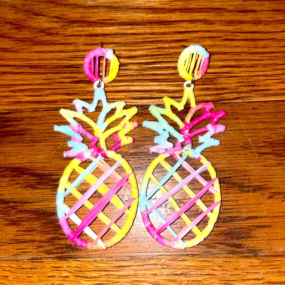 Pineapple earrings nwot